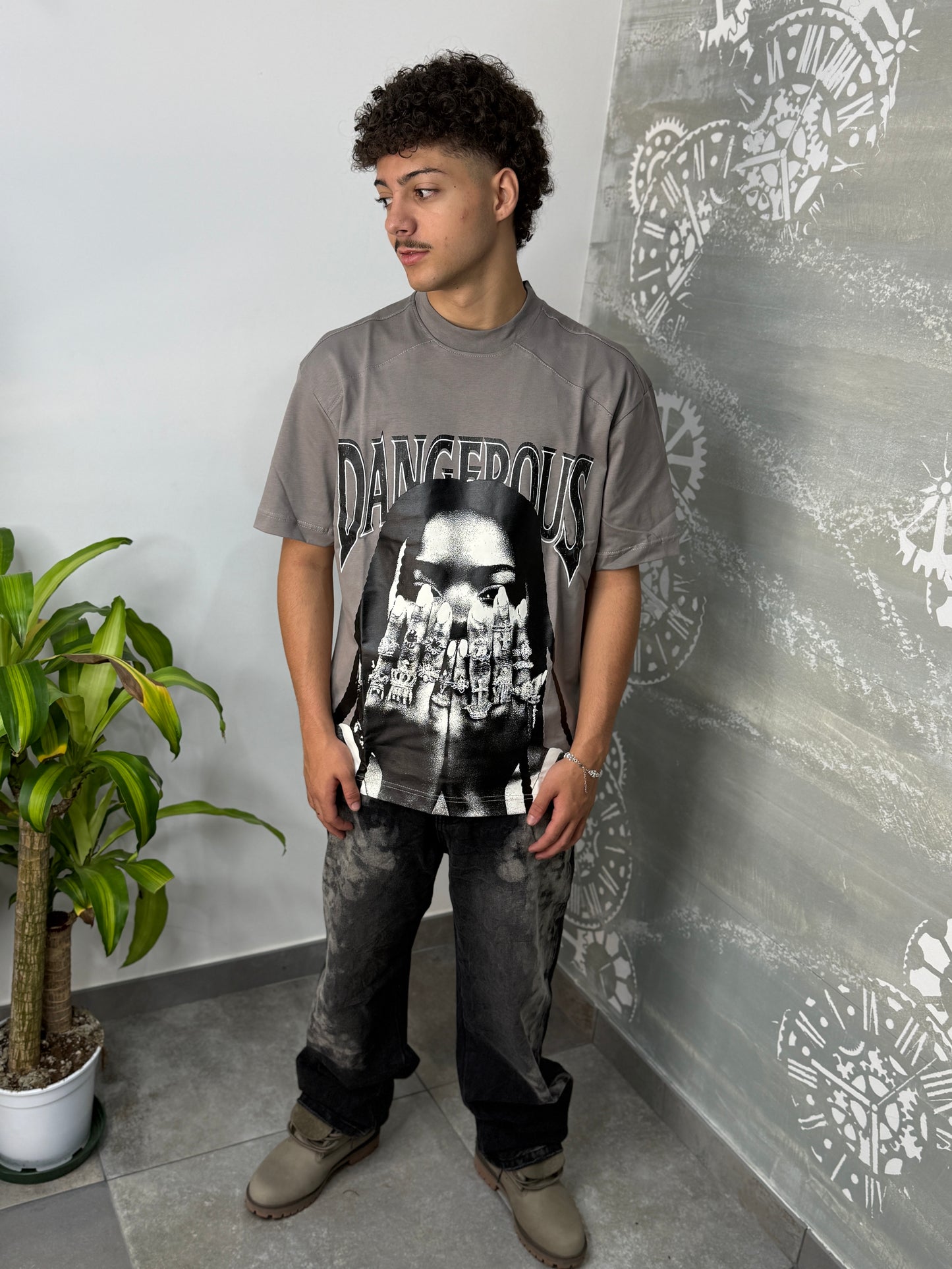 SHIRT DANGEROUS
