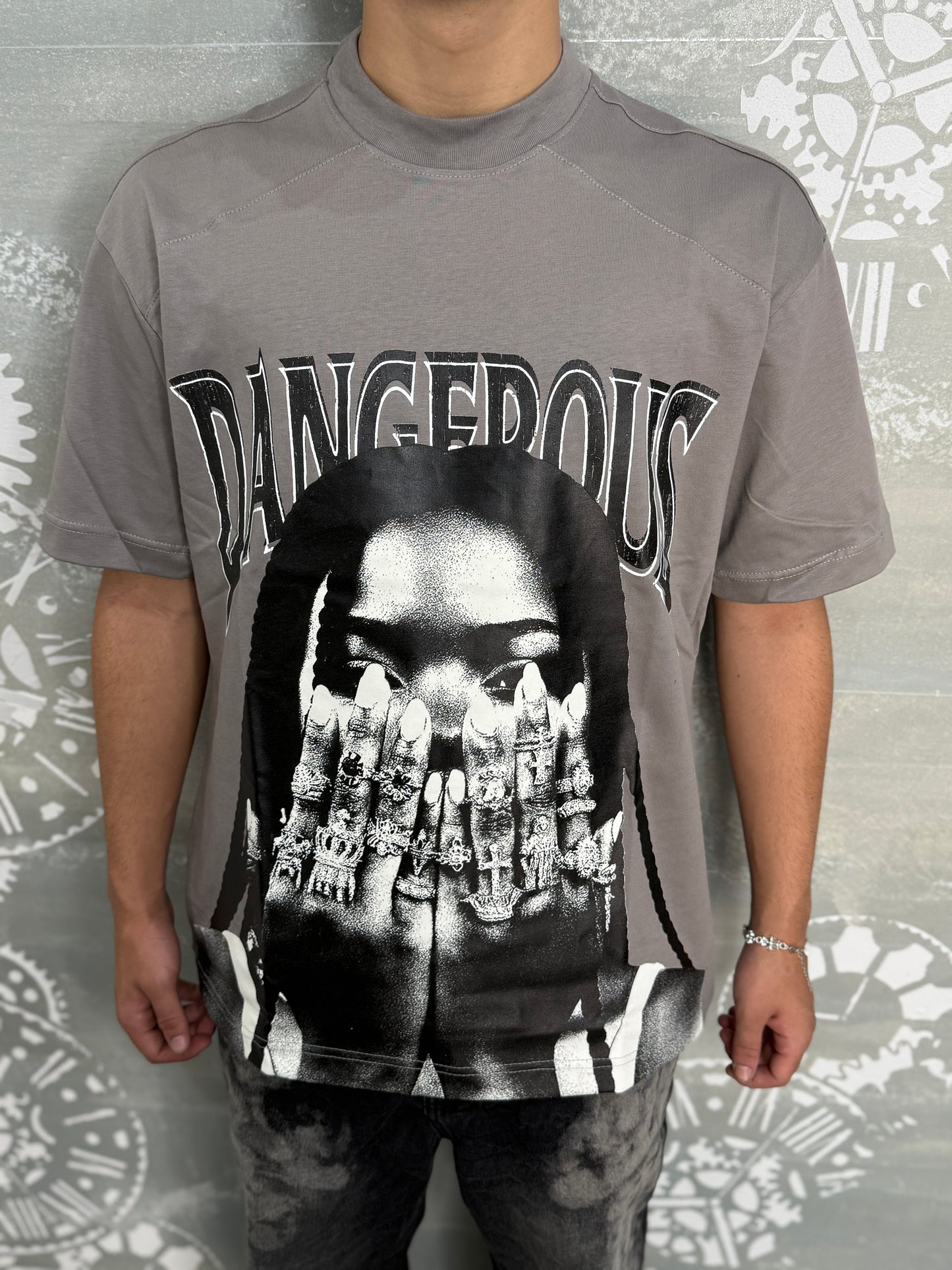 SHIRT DANGEROUS