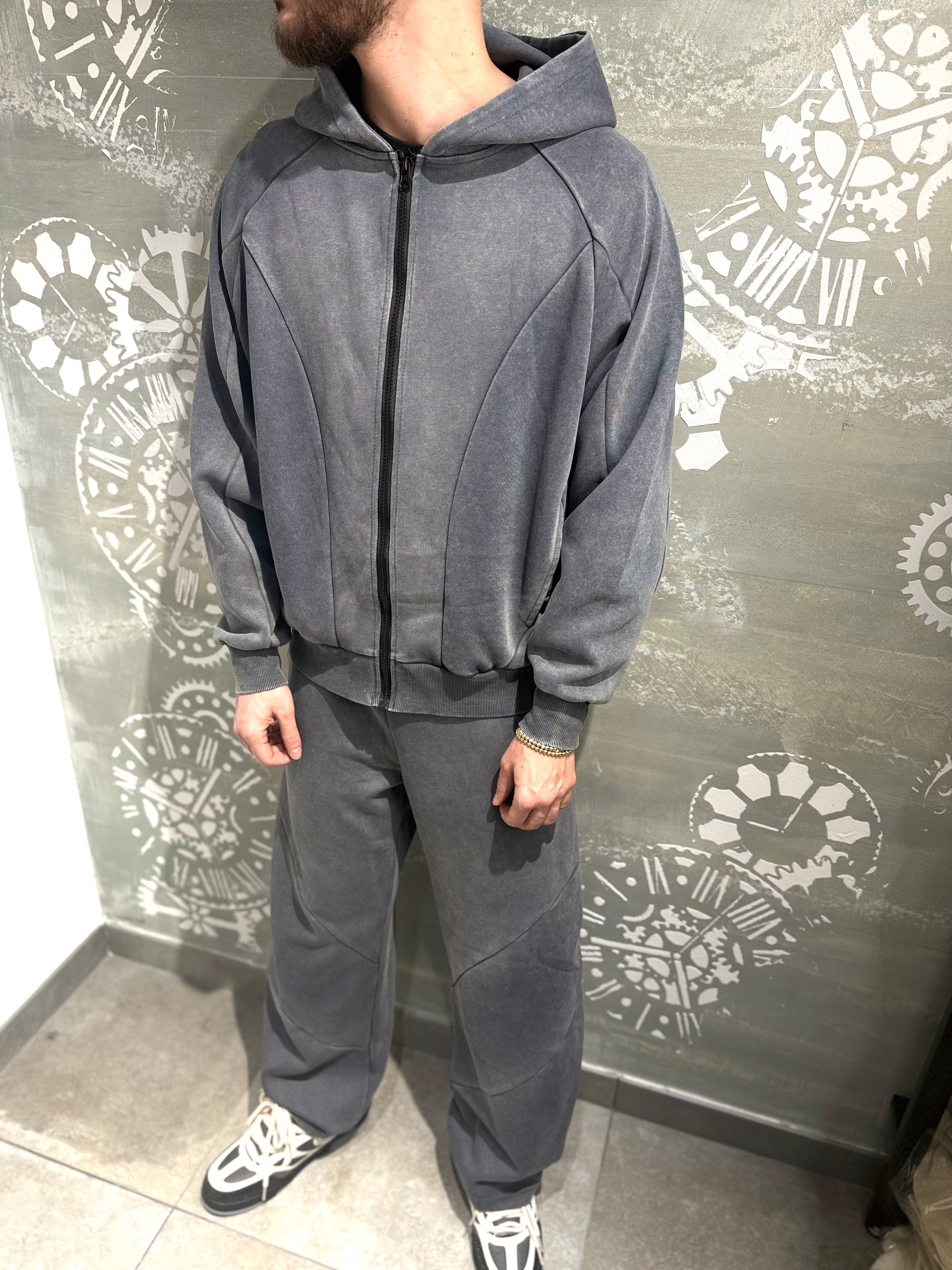TRACKSUIT INDUSTRIAL